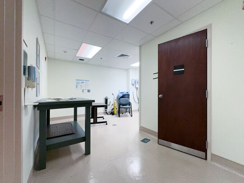 More Photos Of , Merritt Island Office For Sale