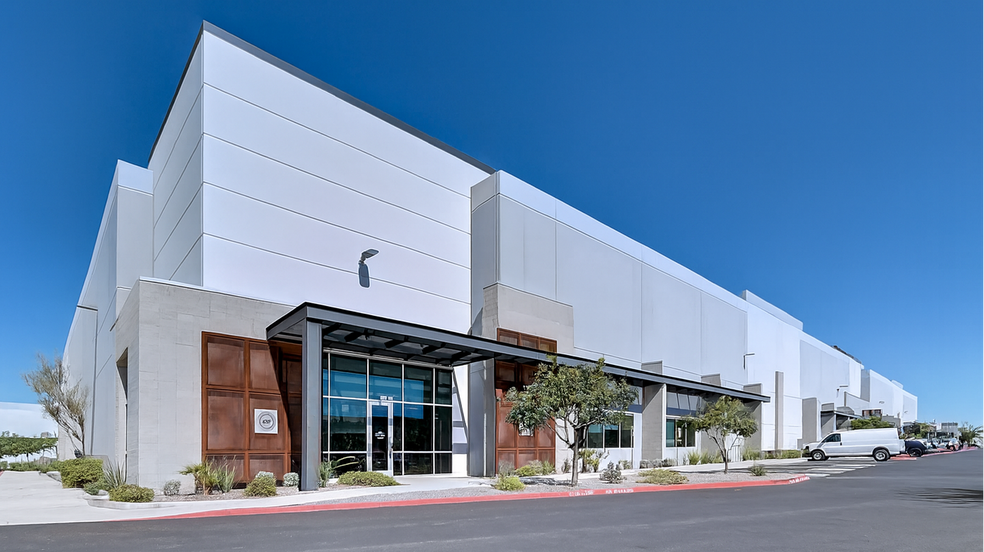 Primary Photo Of 565 E Germann Rd, Gilbert Warehouse For Lease