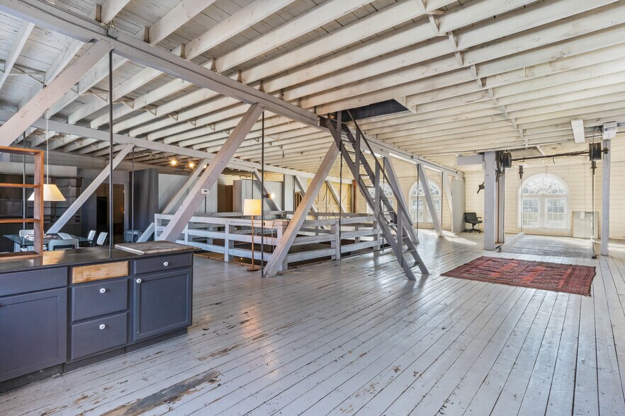 More Photos Of 705-707 Cherry Aly, Hudson Warehouse For Lease