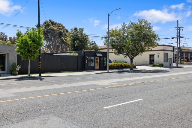 More Photos Of 1630 Aviation Blvd, Redondo Beach Loft Creative Space For Sale