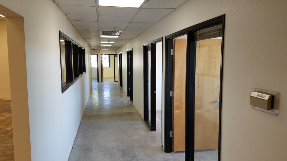 More Photos Of 2101-2121 W Alice Ave, Phoenix Research And Development For Lease