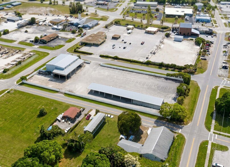 More Photos Of 250 E Charlotte Ave, Punta Gorda Warehouse For Lease