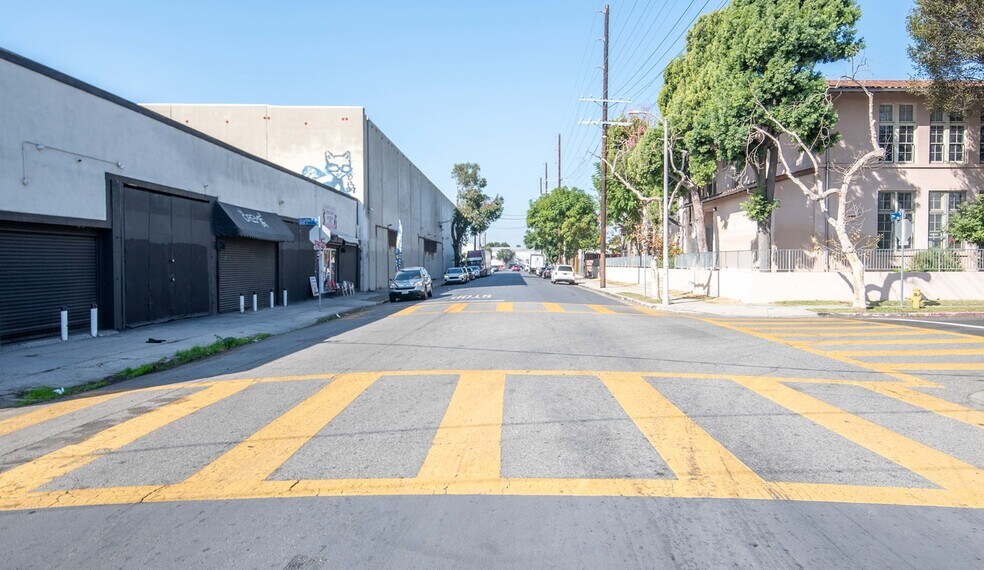 More Photos Of 800-808 E 29th St, Los Angeles Warehouse For Sale
