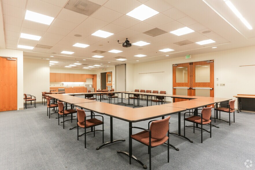 More Photos Of 200 SW Market St, Portland Office For Lease