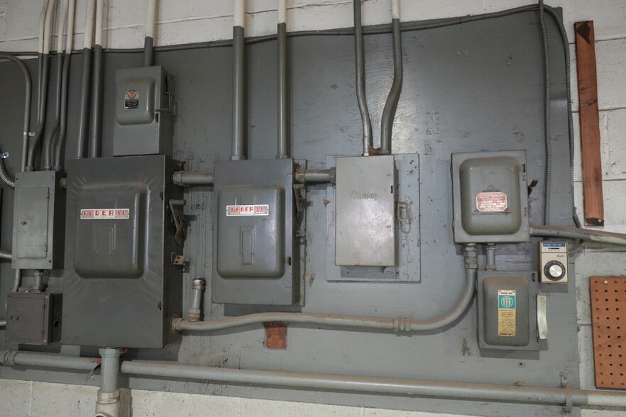 More Photos Of 3812 Bennington Ave, Kansas City Industrial For Sale