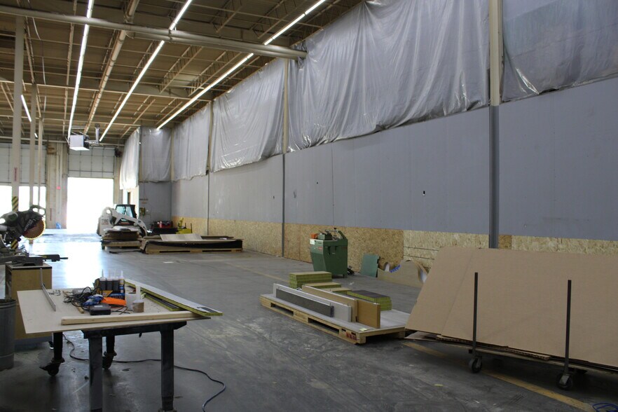 More Photos Of 1777 Oakdale Ave, West Saint Paul Manufacturing For Lease