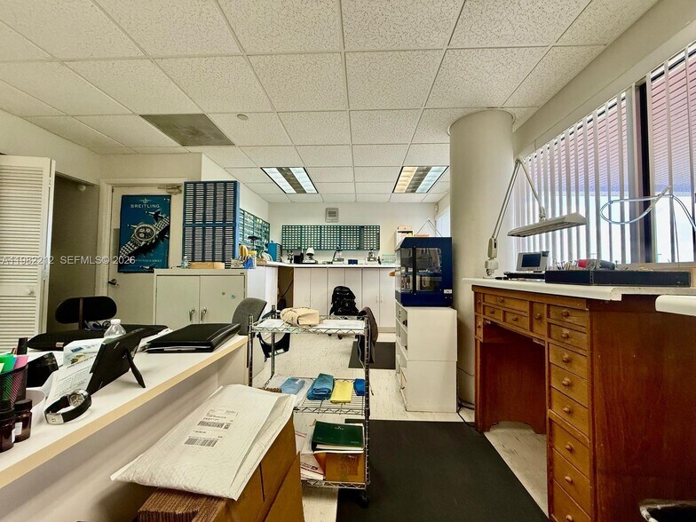 More Photos Of 111 KANE CONCOURSE St, Bay Harbor Islands Office For Sale