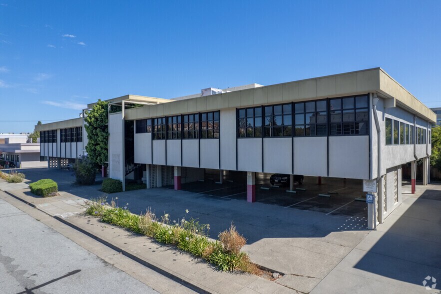 More Photos Of 2015 Pioneer Ct, San Mateo Office For Sale