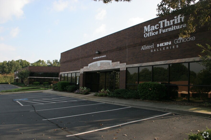 More Photos Of 800 Clanton Rd, Charlotte Showroom For Lease
