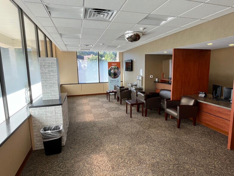 More Photos Of 2084-2090 E Main St, Cortlandt Manor Freestanding For Lease