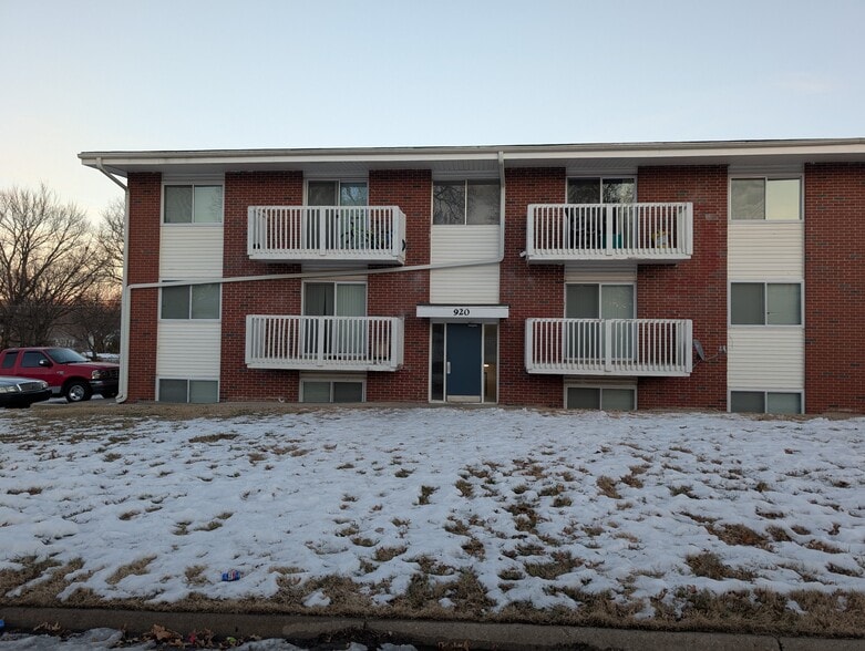 More Photos Of 920 East St, Emporia Apartments For Sale