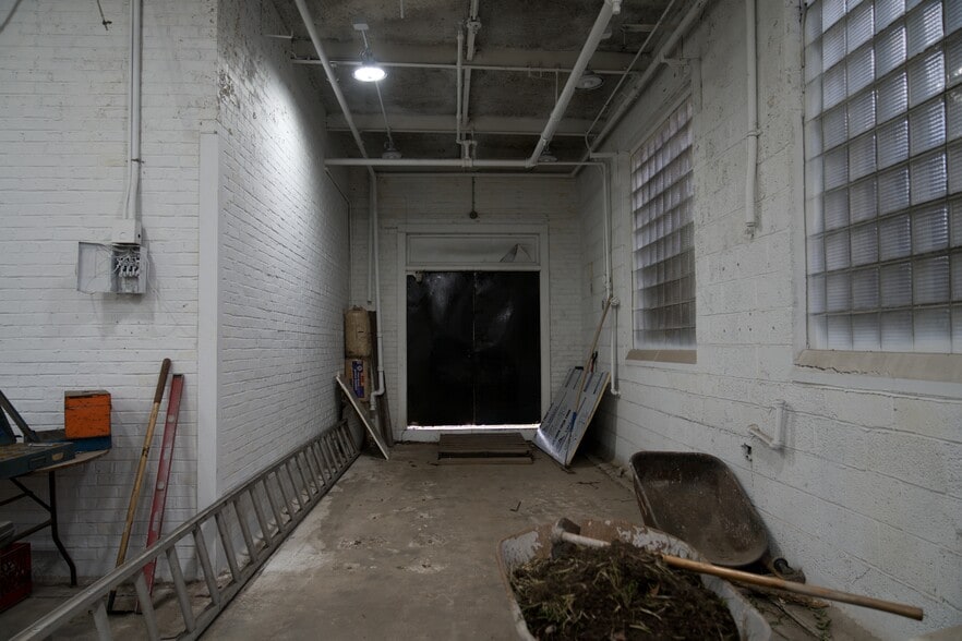 More Photos Of 828 Newark Ave, Elizabeth Warehouse For Lease