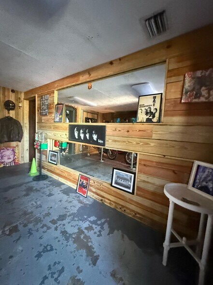 More Photos Of 310 NW 71st St, Miami Warehouse For Sale