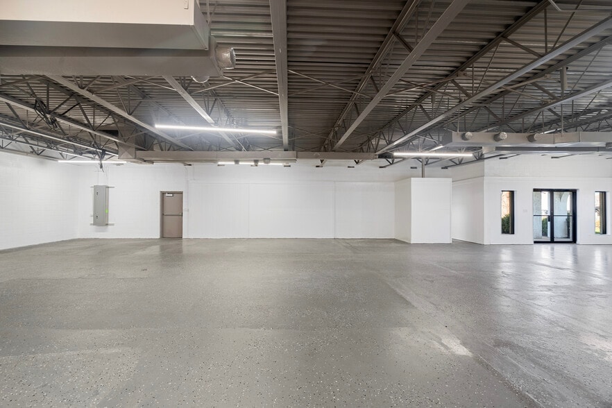 More Photos Of 6363 Lincoln Hwy, Matteson Office For Sale