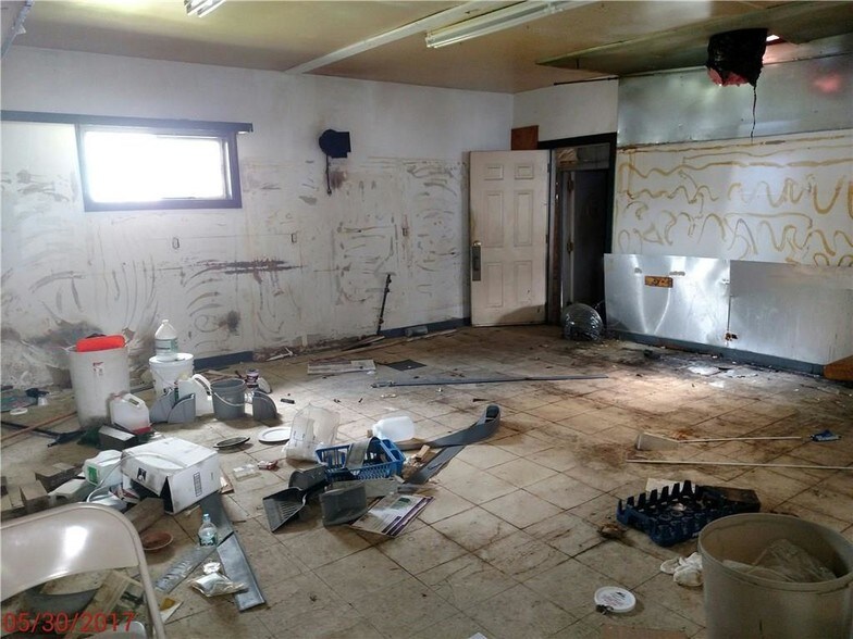 More Photos Of 29-31 W Main St, Friendship Restaurant For Sale