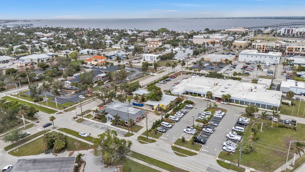 More Photos Of 128 W Charlotte Ave, Punta Gorda Office Residential For Sale