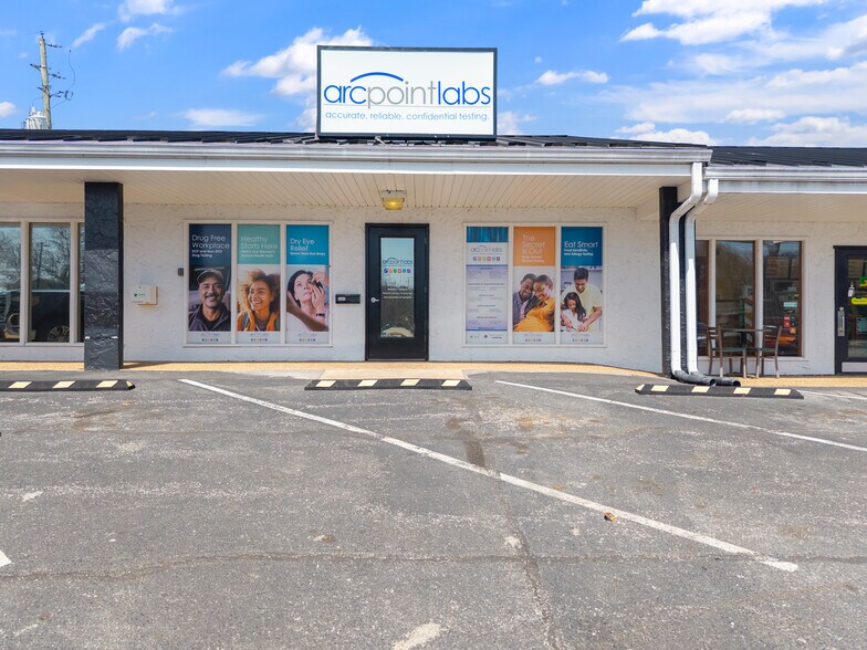 More Photos Of 5204 S Thompson St, Springdale Storefront Retail Office For Lease