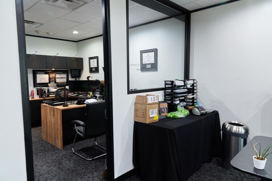 More Photos Of 6100 Corporate Dr, Houston Medical For Sale