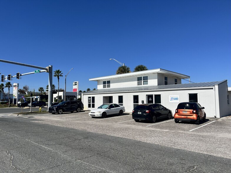 More Photos Of 235 9th Ave N, Jacksonville Beach Loft Creative Space For Lease