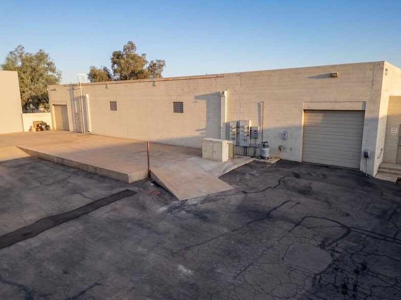 More Photos Of 701 N Golden Key St, Gilbert Manufacturing For Sale