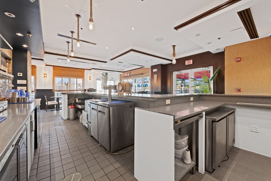 More Photos Of 1103-1111 E Las Olas Blvd, Fort Lauderdale Freestanding For Lease