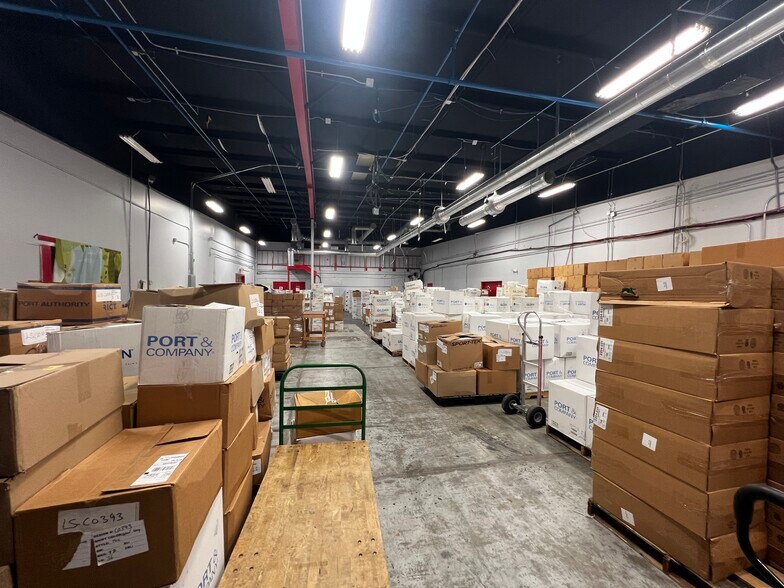 More Photos Of 885 Tallevast Rd, Sarasota Manufacturing For Lease