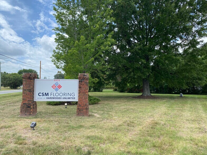 More Photos Of 6909 Burlington Rd, Whitsett Freestanding For Lease