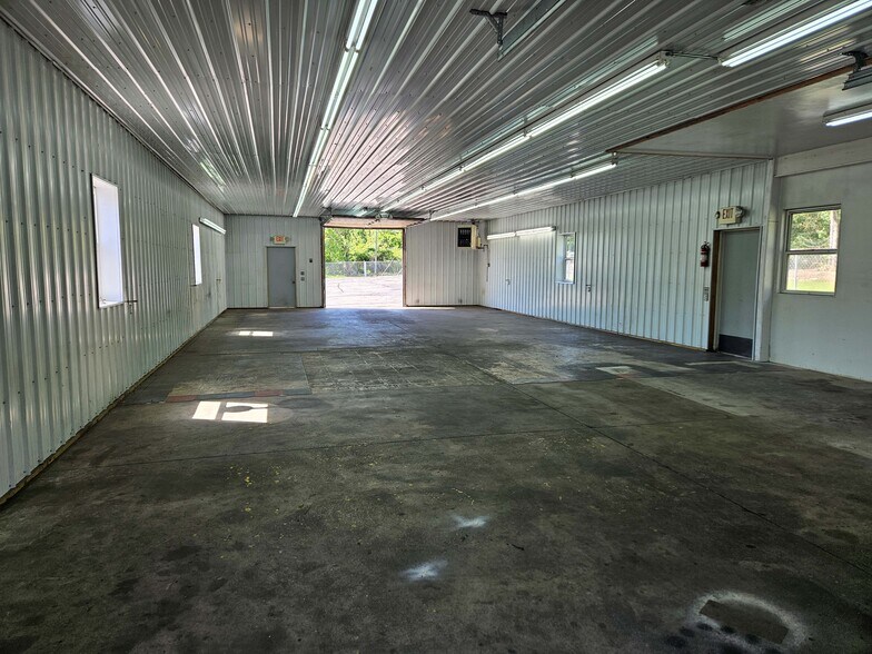 More Photos Of 5290 N. C.R. 25A, Piqua Showroom For Sale