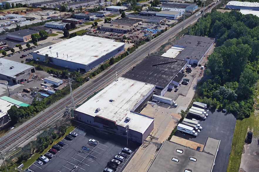 Primary Photo Of 12500 Merriman Rd, Livonia Manufacturing For Lease