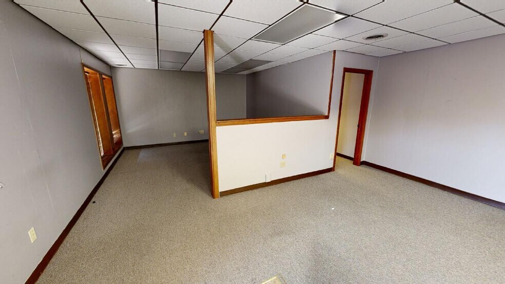 More Photos Of 210 S Thompson St, Springdale General Retail For Lease