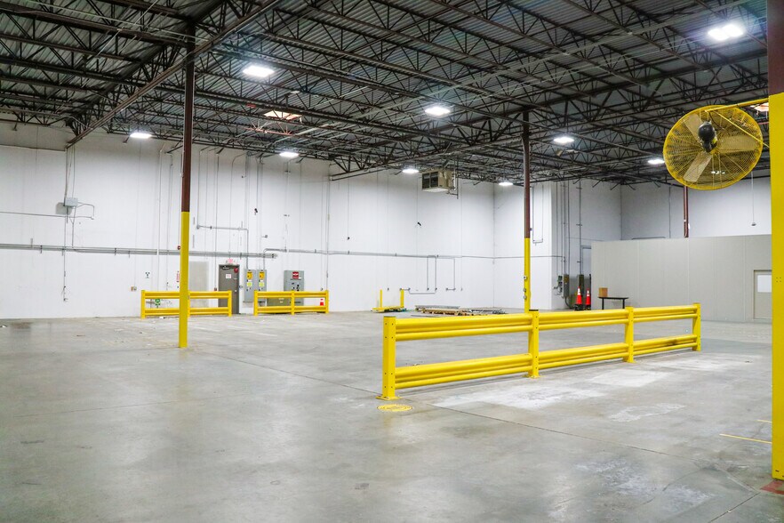 More Photos Of 2000 Northfield Ct, Roswell Distribution For Lease