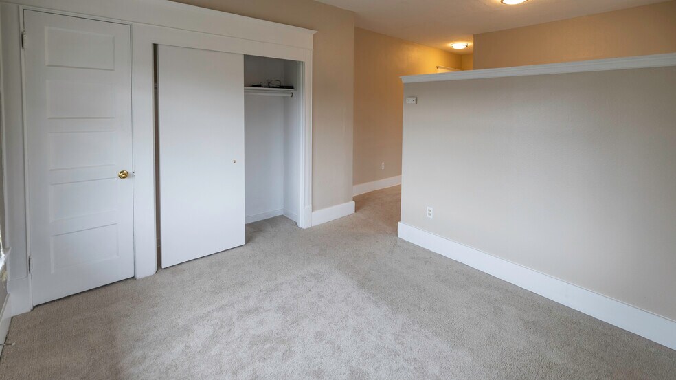 More Photos Of 506 1st St SW, Auburn Apartments For Sale