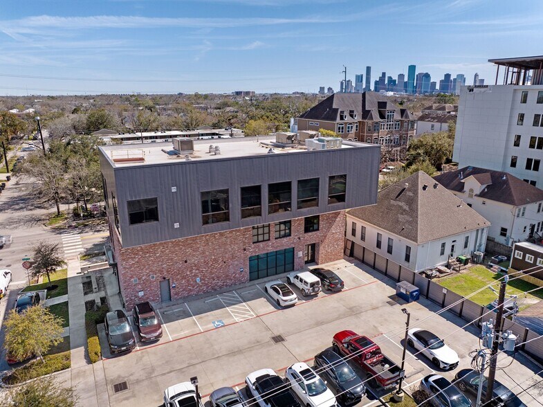 More Photos Of 841 Yale St, Houston Medical For Sale