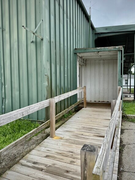 More Photos Of 21 Squires St, Cortland Warehouse For Lease