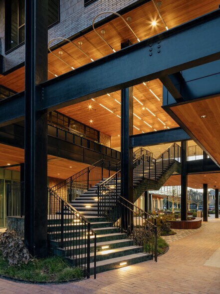 More Photos Of 888 Westheimer Rd, Houston Office For Lease