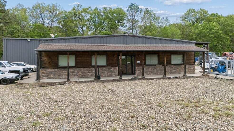More Photos Of 1510 TX-135, Kilgore Warehouse For Sale