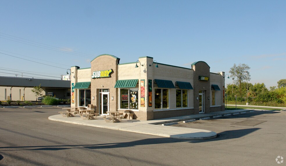 More Photos Of 5701 Cleveland Ave, Columbus General Retail For Sale