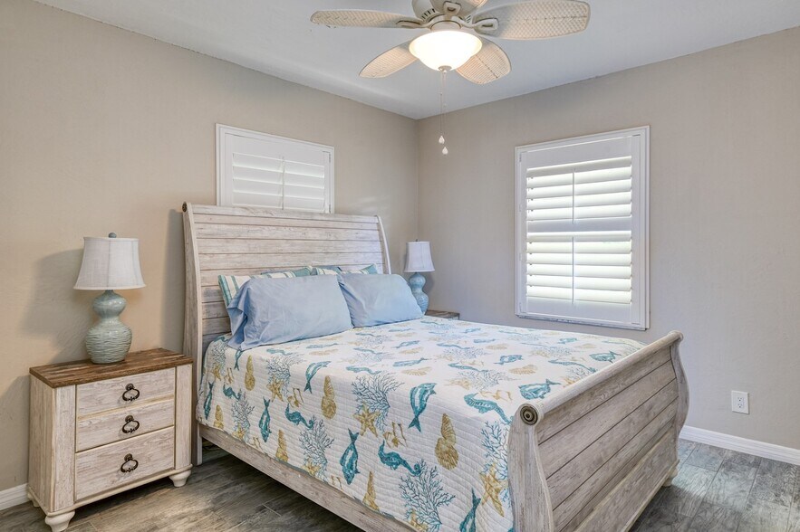 More Photos Of 105 Central Ave, Crescent City Office For Sale