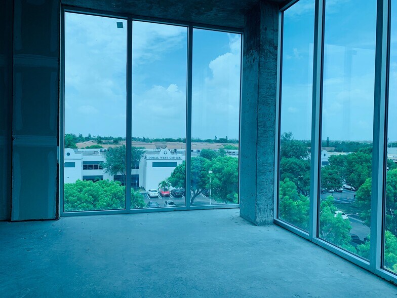 More Photos Of 10450 NW 33rd St, Doral Office For Sale