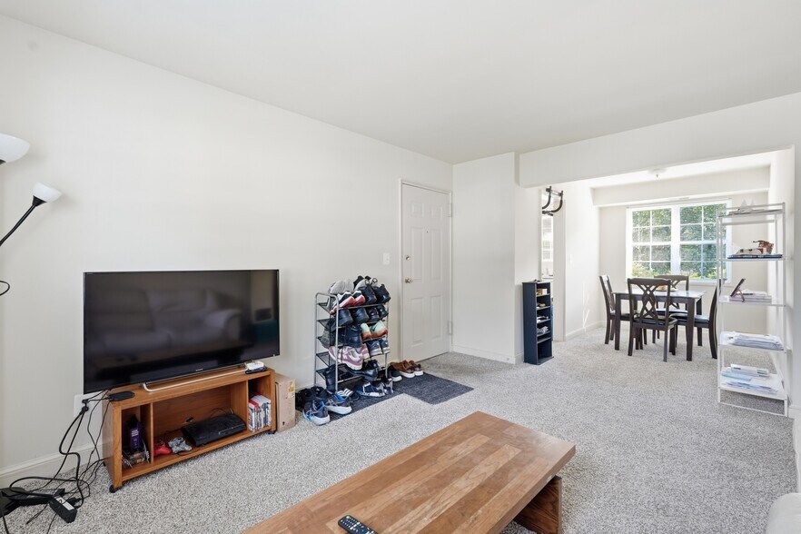 More Photos Of 3405 University Blvd W, Kensington Apartments For Sale