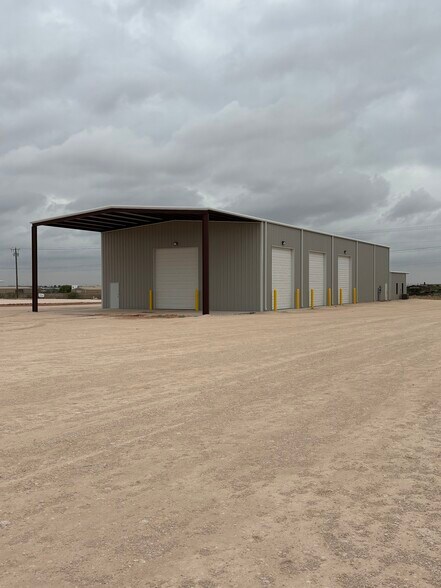 More Photos Of 2408 E County Road 130, Midland Warehouse For Lease