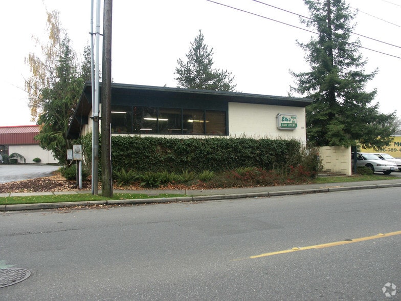More Photos Of 9737-10005 Holman Rd NW, Seattle Unknown For Lease