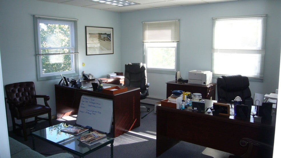 More Photos Of 961 Huntington Tpke, Bridgeport Medical For Sale