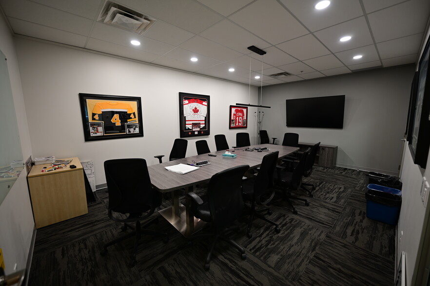 More Photos Of 7115 68 Av NW, Edmonton Warehouse For Lease