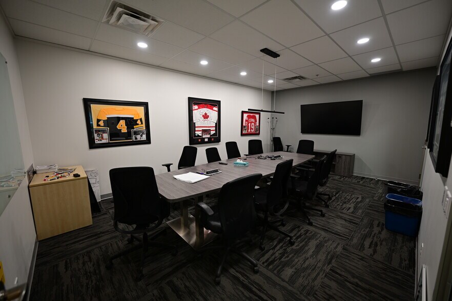 More Photos Of 7115 68 Av NW, Edmonton Warehouse For Lease