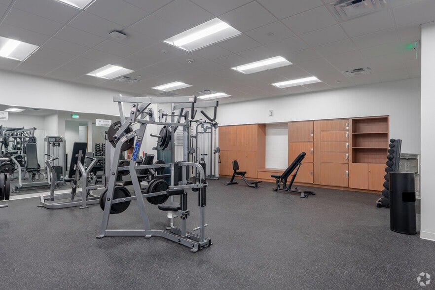More Photos Of 19122 N US Highway 281, San Antonio Office For Lease