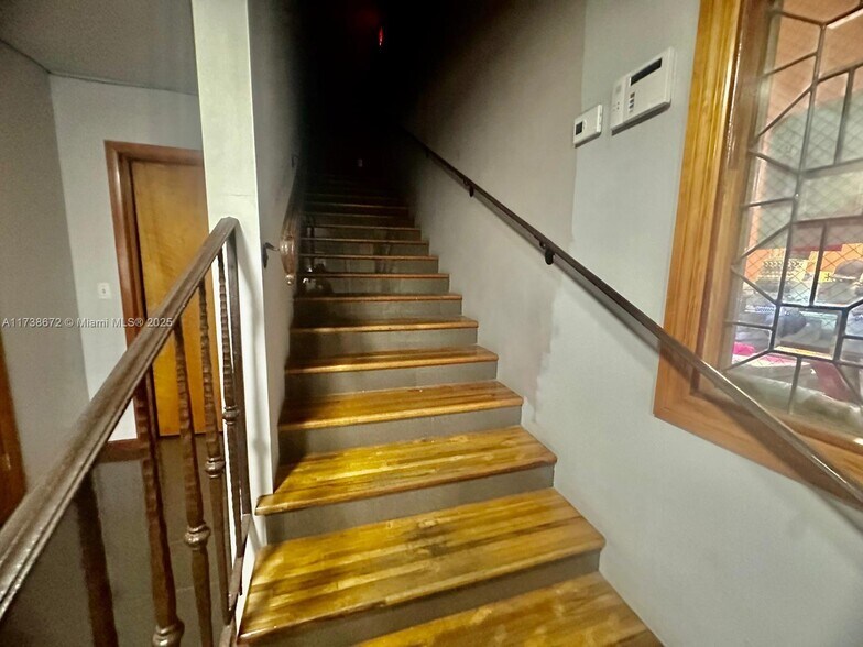 More Photos Of 1751 38th Pl. Unit 1004A Pl, Hialeah Flex For Sale