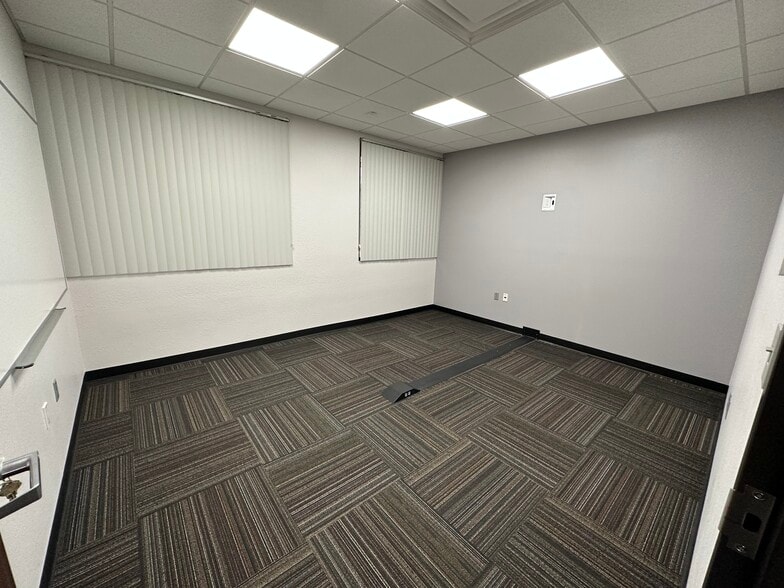 More Photos Of 3343 E Montclair St, Springfield Office For Lease