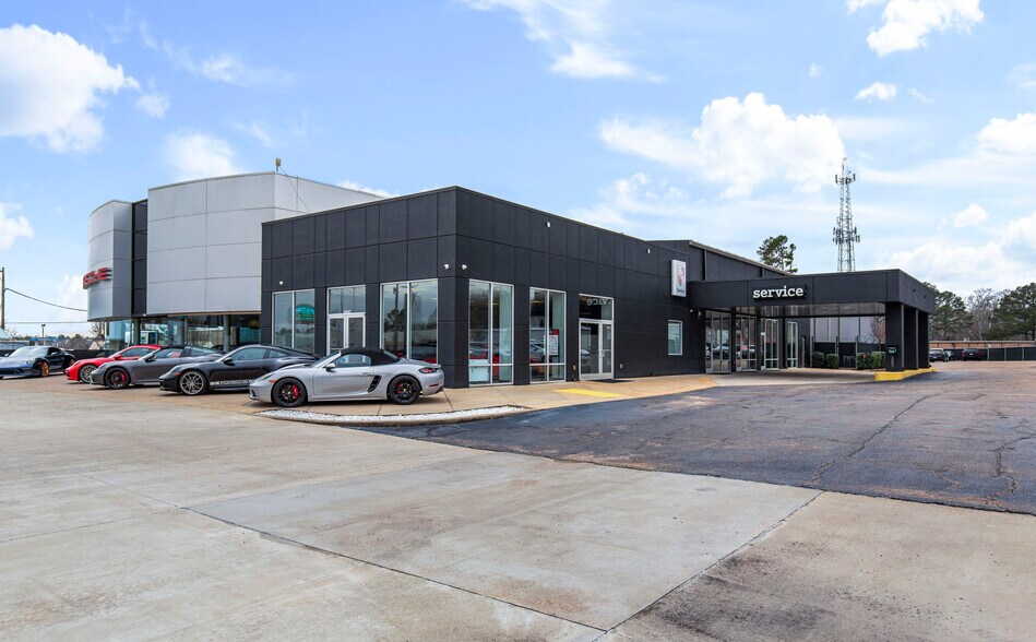 More Photos Of 5385 N I 55 St, Jackson Auto Dealership For Sale