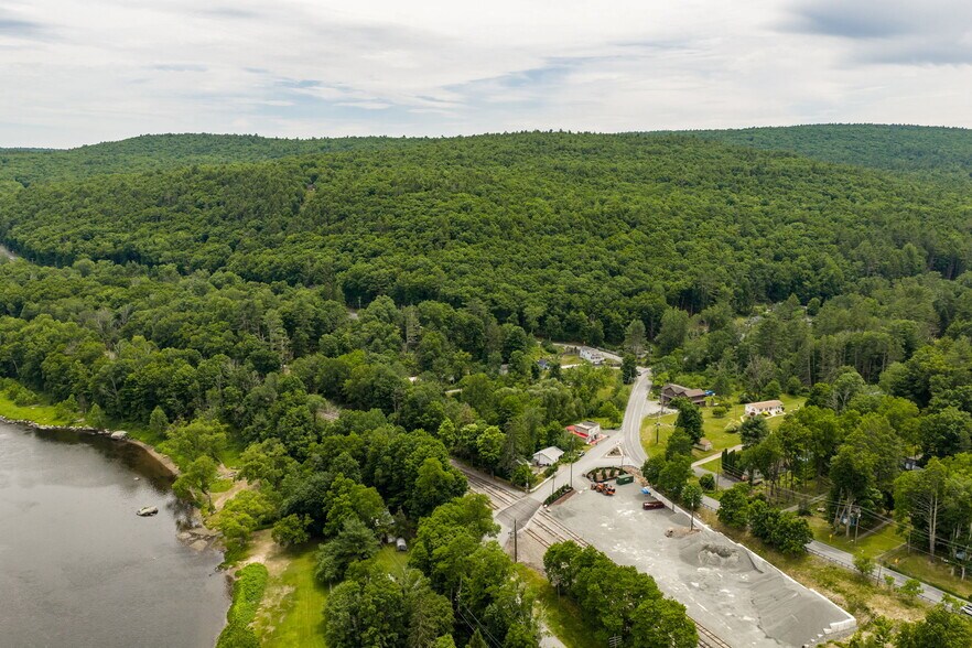 More Photos Of 696 PA-590, Lackawaxen Multifamily For Sale